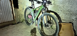 Hatay'da depremde hayatını kaybedenlerin anısına bisiklet turu düzenlendi