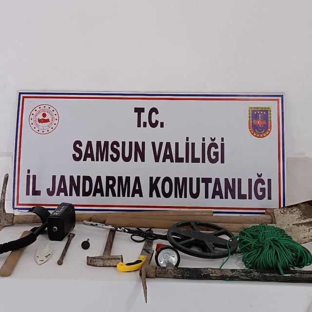 Samsun'da sit alanında kaçak kazı yapan 6 kişi suçüstü yakalandı