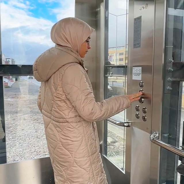 Bafra'da Şehit Ramis İleri Üst Geçidindeki asansör hizmete sunuldu