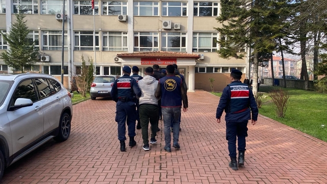 Bartın'da kablo hırsızlığı iddiasıyla yakalanan 2 şüpheli tutuklandı