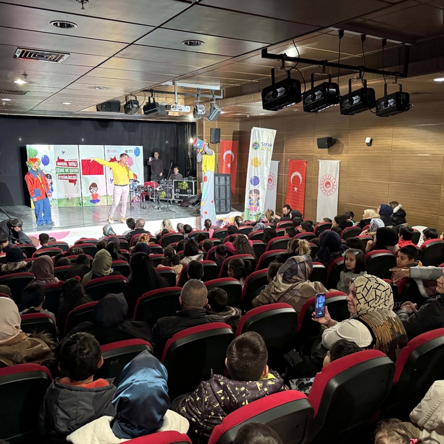 Elazığ'da depremzede çocuklar için moral etkinliği düzenlendi