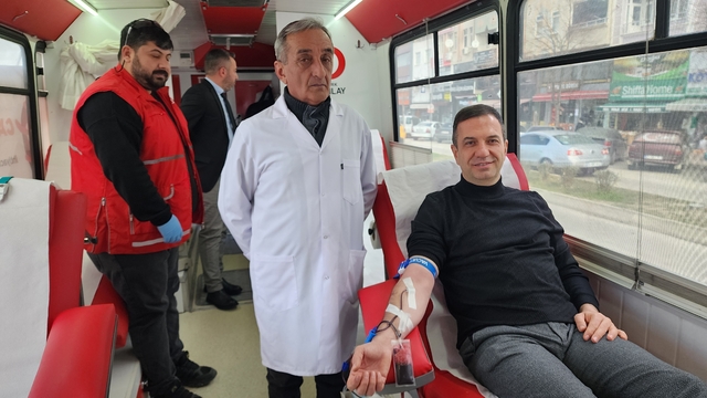 Suluova Kaymakamı Gürçam kan bağışında bulundu