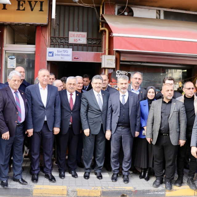 AK Parti'nin Trabzon Büyükşehir Belediye Başkan adayı Genç, muhtarlarla bul...