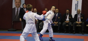 Türkiye Yıldızlar Karate Şampiyonası, Adana'da başladı