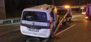 Hafif ticari araç otomobile arkadan çarptı: 4 yaralı