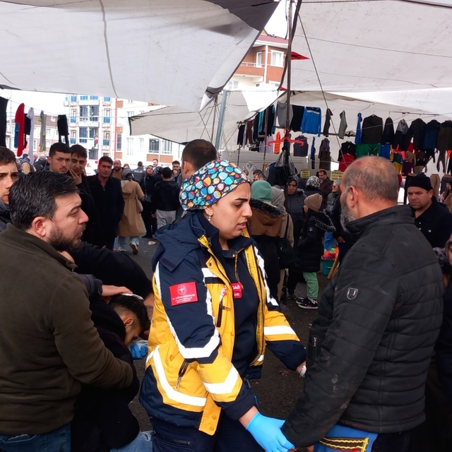 Çorlu'da semt pazarındaki kavgada 2 kişi yaralandı