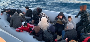 Çanakkale açıklarında 70 düzensiz göçmen kurtarıldı