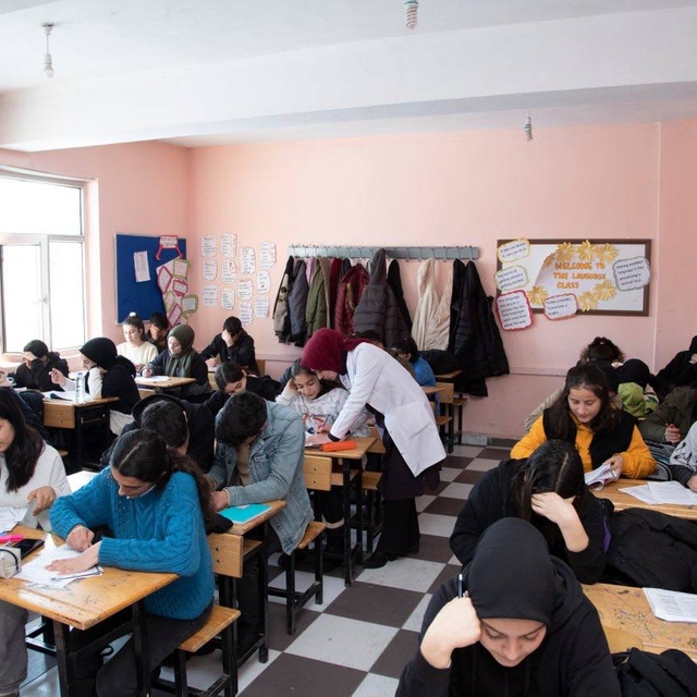 Ağrı'da gönüllü öğretmenler kırsalda yaşayan öğrencileri üniversite sınavın...