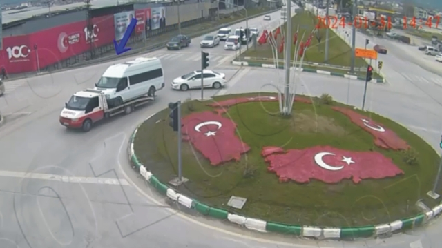 Çaldığı minibüs arızalanınca, götürdüğü tamircide yakalandı