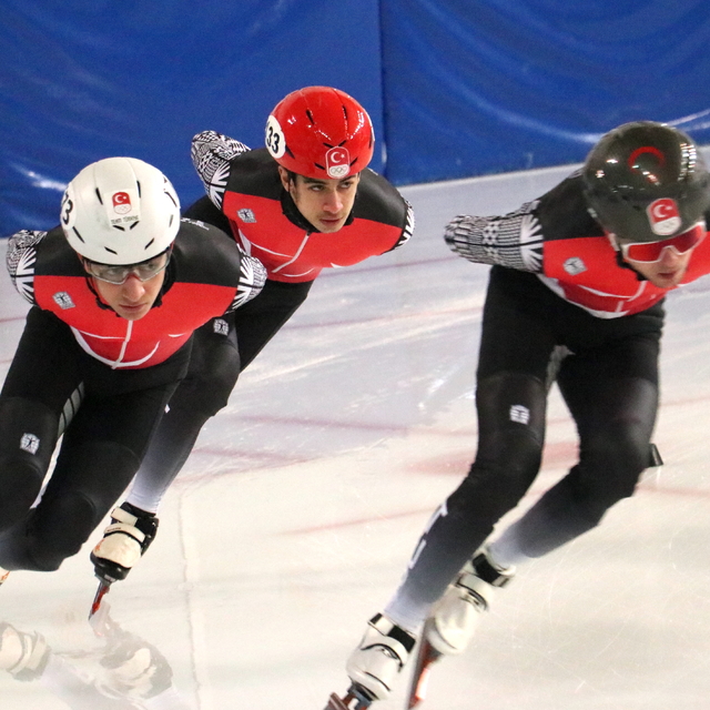 Sürat pateninde Türkiye'ye ilki yaşatan Muhammed Bozdağ, yeni başarılar hed...