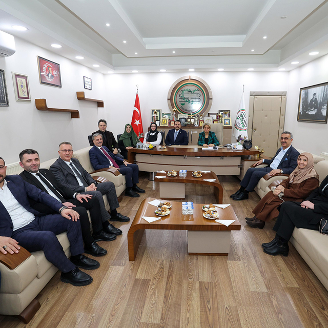 Sakarya Büyükşehir Belediye Başkan adayı Alemdar, Sakarya Barosu'nu ziyaret...