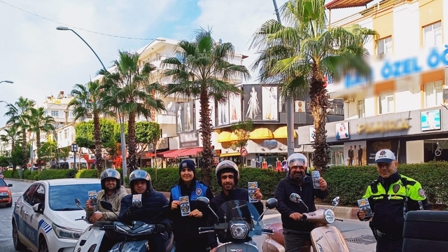 Antalya'da motosiklet sürücülerine kask kullanımının önemi anlatıldı