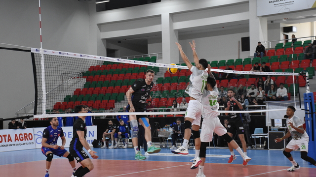 Voleybol: AXA Sigorta Efeler Ligi