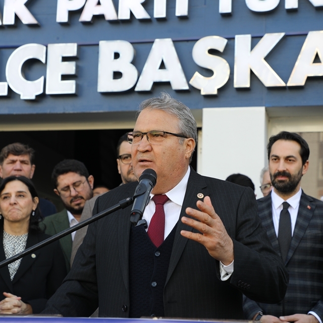 AK Parti Yunusemre Belediye Başkan adayı Dr. Mehmet Çerçi, seçim çalışmalar...