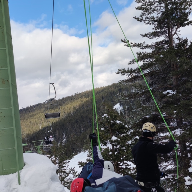 Kartalkaya Kayak Merkezinde telesiyejde mahsur kalan 67 kişi kurtarıldı
