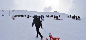 Bitlis'te "3. Geleneksel Meşaleli Kayak Şenliği" düzenlendi