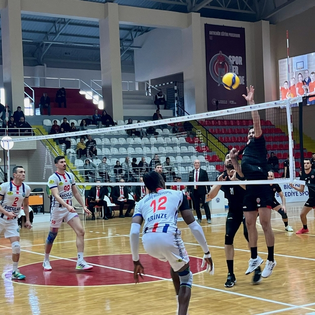 Voleybol: AXA Sigorta Efeler Ligi