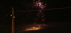 Bitlis'te meşaleli kayak ve havai fişek gösterisi yapıldı