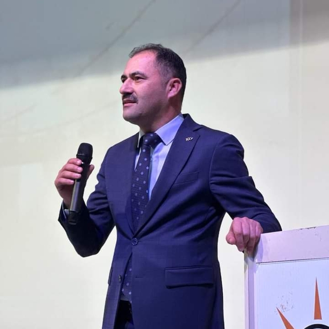 AK Parti Demirci Belediye Başkan adayı Erkan Kara projelerini anlattı