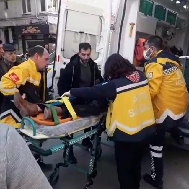 Kargo dağıtım kamyonetinin çarptığı kadın öldü