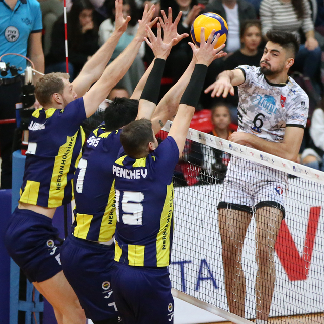 Voleybol: AXA Sigorta Efeler Ligi