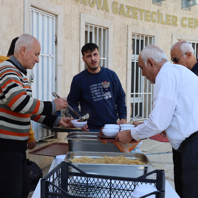 Adana'da depremde yaşamını yitirenler anıldı