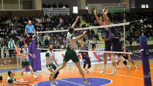 Voleybol: AXA Sigorta Efeler Ligi