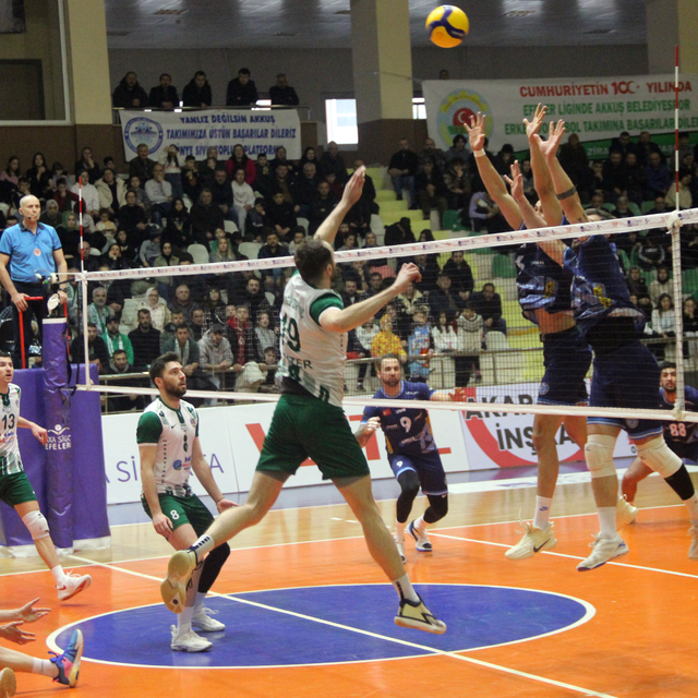 Voleybol: AXA Sigorta Efeler Ligi