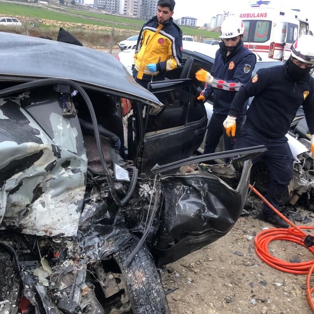 Şanlıurfa'da iki otomobilin çarpıştığı kazada 1 kişi öldü