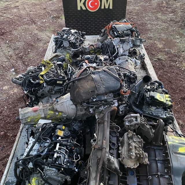 Piyasa değeri 4 milyon TL olan 27 araç motoru ele geçirildi