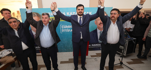 AK Parti'li İnan Bergama'da partililerle bir araya geldi: