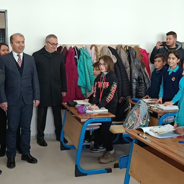 Bilecik Valisi Aygöl, Pazaryeri'nde öğrencilerle buluştu
