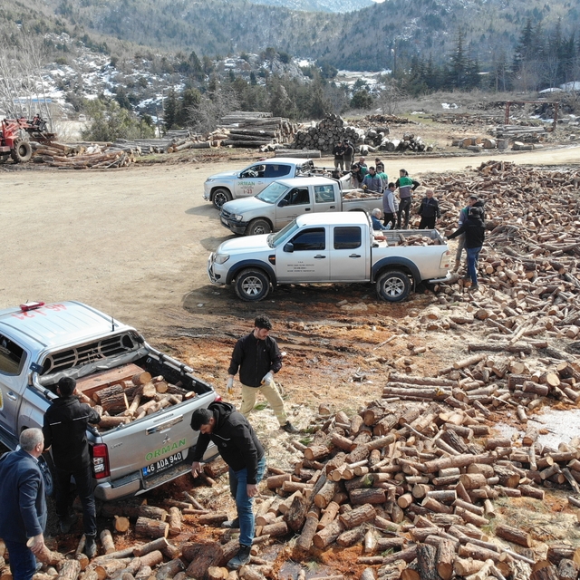 Kahramanmaraş Orman Bölge Müdürlüğü deprem sürecinde 37 bin ton odun dağıtt...