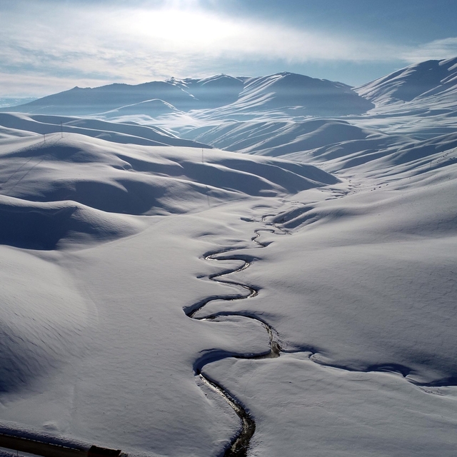 Van'da mendereslerin kış güzelliği