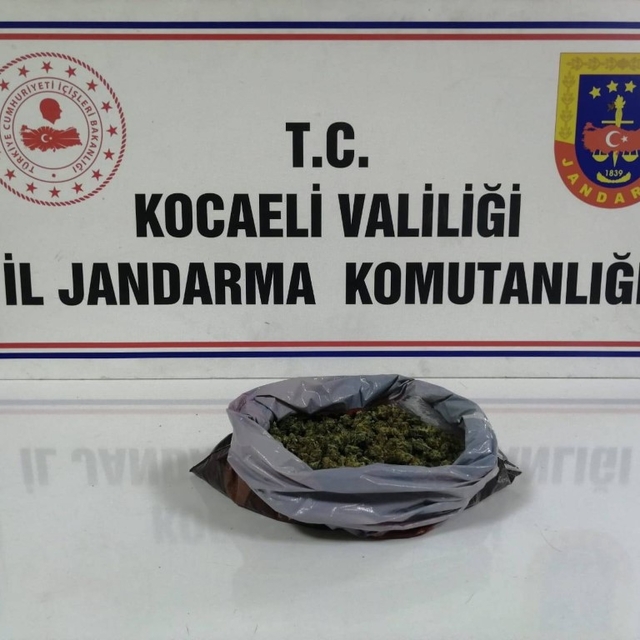 Kocaeli'de 37 bin 240 makaron ile 58 kilogram kaçak tütün ele geçirildi