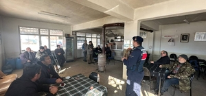 Edirne'de jandarma köylerdeki vatandaşları bilgilendiriyor