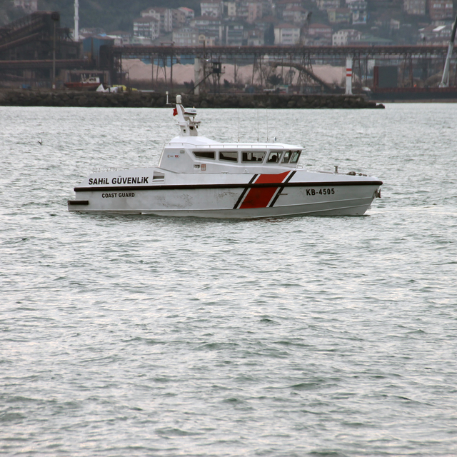 Zonguldak'ta batan geminin kayıp 7 personeli aranıyor
