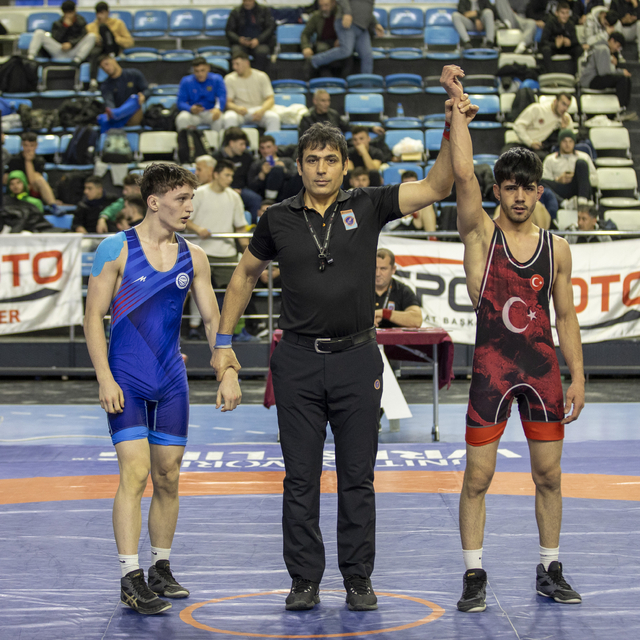 Ali Kayalı 20 Yaş Altı Serbest Güreş Türkiye Şampiyonası, Sakarya'da başlad...