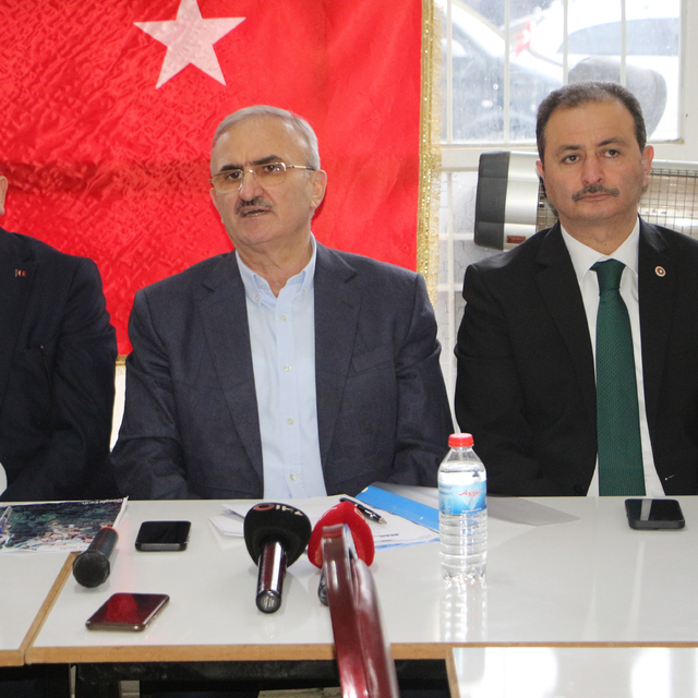 Tokat'ta heyelanların yaşandığı köy, ikiye ayrıldı (2)