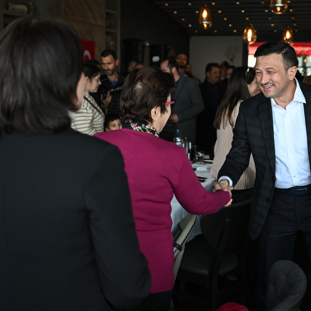 İzmir Büyükşehir Belediye Başkan adayı Hamza Dağ, çalışmalarını Dikili'de s...