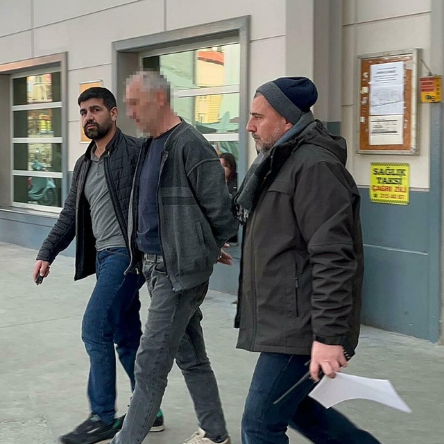 Eski sevgilisinin nişanlısını tabancayla öldürdü