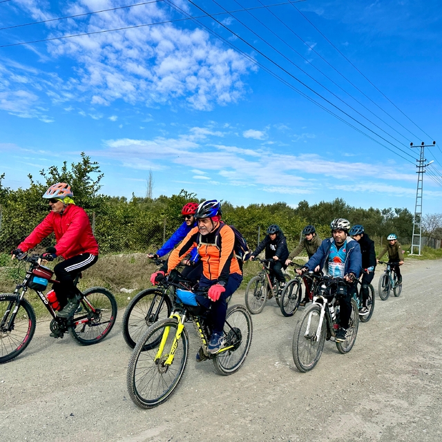 Hatay'da "Dünya Kanser Günü" dolayısıyla bisiklet turu düzenlendi