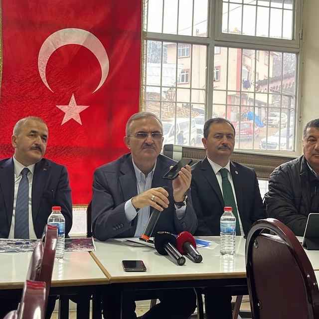 Bakan Yerlikaya, Tokat'ta heyelan bölgesindeki vatandaşlara telefonla sesle...