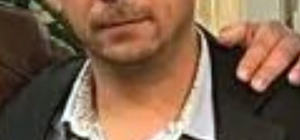 Eşi ve kayınpederini silahla yaralayıp, intihara kalkışan koca hayatını kay...