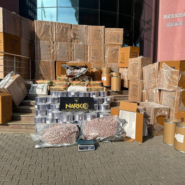 Turgutlu´da uyuşturucu ticareti yapanlara yönelik operasyonda 7 tutuklama