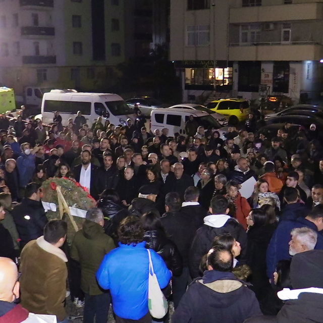 Adana'da depremde yaşamını yitirenler anıldı