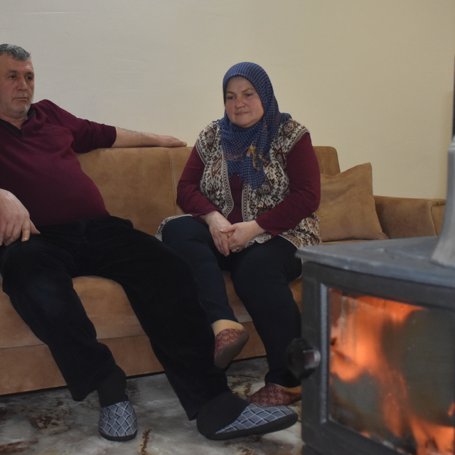 Hatay'da depremlerde 40 yakınını kaybeden çift Gümüşhane'de yaşama tutundu