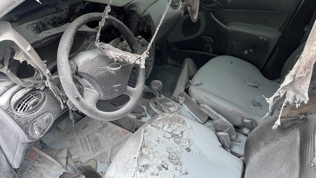 Tokat'ta yangın çıkan otomobilde hasar meydana geldi