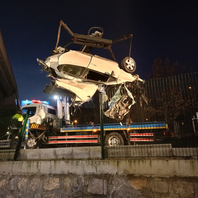 Ankara'da köprüden düşen otomobildeki 1 genç öldü, 2 kişi ağır yaralandı