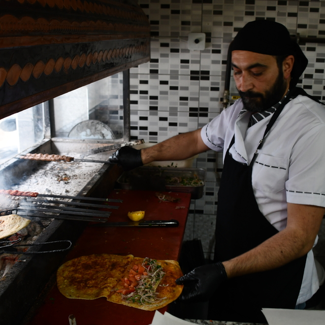 Antakya'da depremin yıktığı iş yerini Düzce'de yeniden kurdu